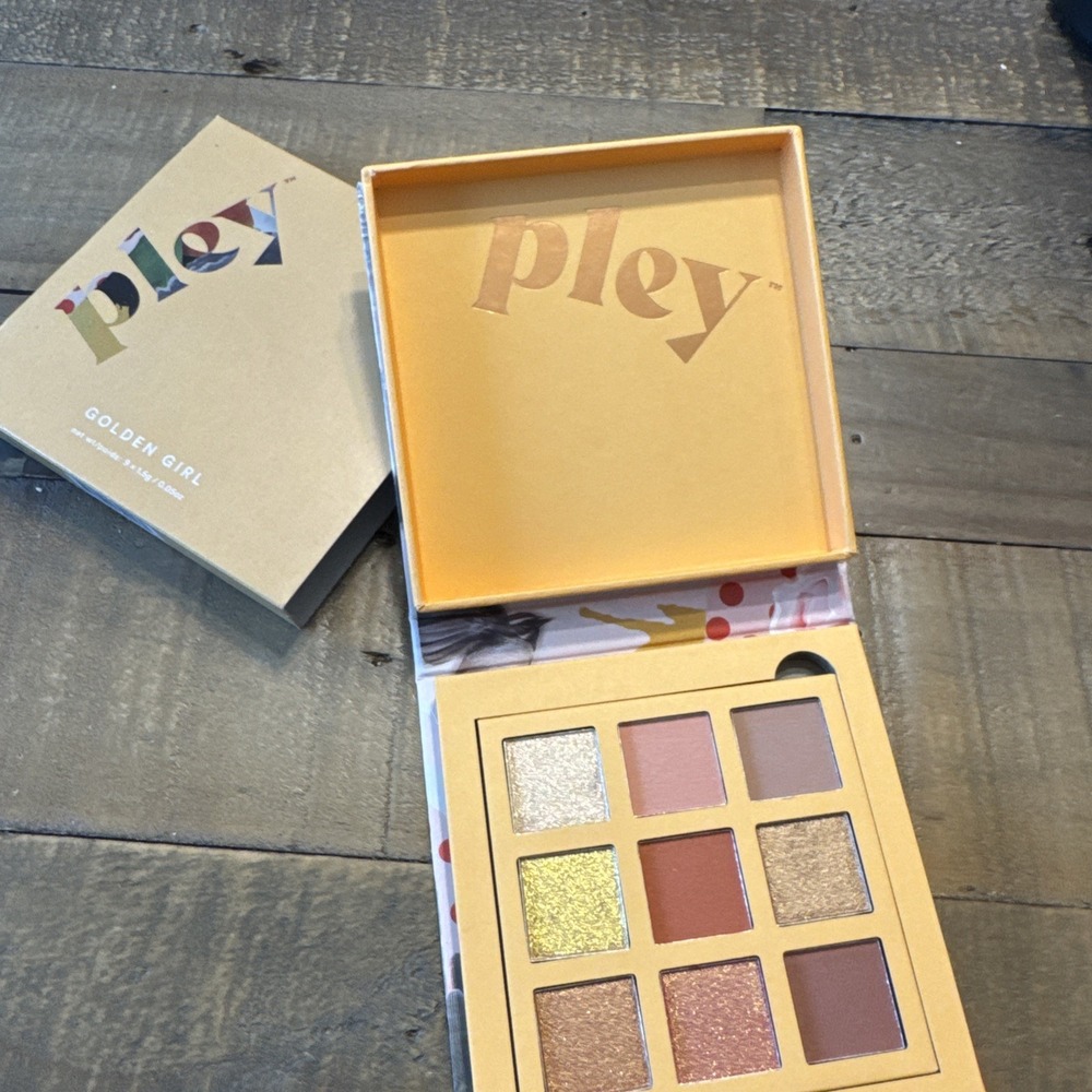 Pley Beauty Limited Edition Eyeshadow Palette Golden Girl New In Box NIB B2